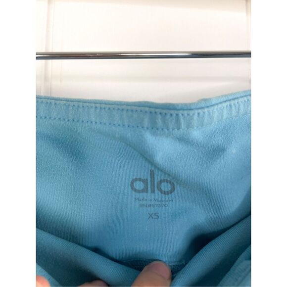 Alo Blue Bike Short Capri Leggings Size XS - Picture 2 of 9